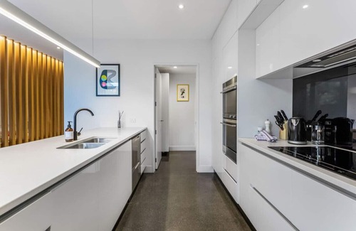 Hobsonville House | Havenview Residence with courtyard