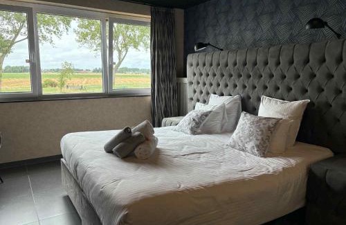 Mellet Hotel | Havenzicht Marina Westhoek