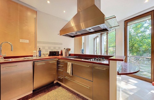 Dieweg Villa | Havre de Paix in Brussels with swimming pool, sauna and jacuzzi