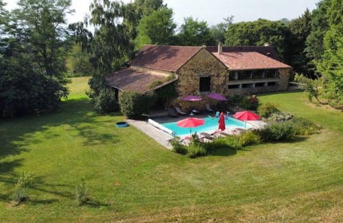 Carves House | Havre de Paix: Maison de Campagne Avec Piscine