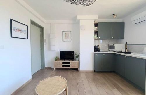 Les Arceaux Apartment | Havre Lumineux avec Climatisation et Terrasse