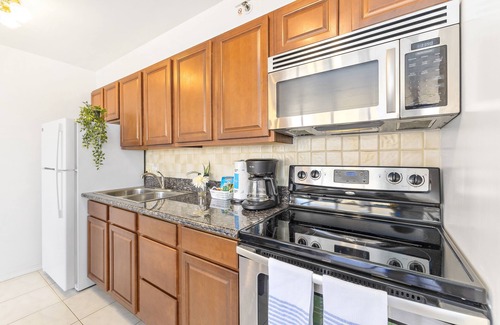 Diamond Head - Kapahulu - St. Louis Condo | Hawaii Dream Escape: Ocean Views & Free Parking