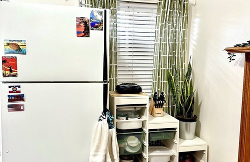 Provo House | Hawaiian Sunshine 1-bedroom house in welcoming Provo with AC, WiFi