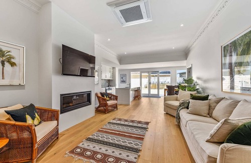 Waterhouse House | Hawdon House Summary:
