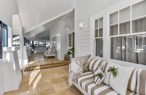 Waterhouse House | Hawdon House Summary: