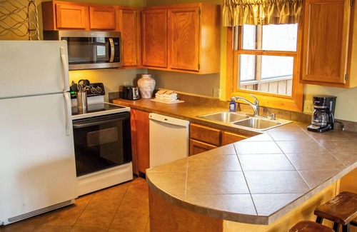 Logan Cabin | Hawk's Peak - Hosted by The Chalets