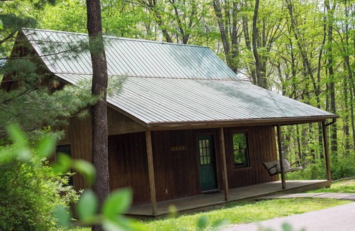 Logan Cabin | Hawk's Peak - Hosted by The Chalets