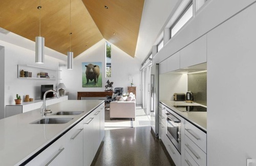 Saint Albans House | Hawkesbury Executive Home