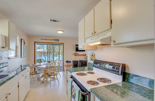 Hawkins Cabin | Hawkins Vacation Rental w/On-Site Lake Access!