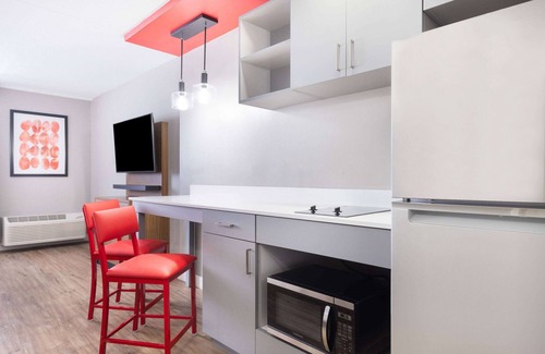 Wichita Hotel | Hawthorn Extended Stay by Wyndham Wichita Airport