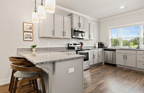 Bentonville House | Hawthorne Haven - 2.3 mi to DT-Direct Trail Access