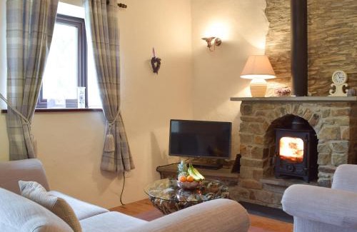 Dinas Cross House | Hay Barn - Dinas Country Club