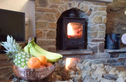 Dinas Cross House | Hay Barn - Dinas Country Club