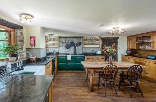 Beaworthy House | Hay Meadow Farm, Cosy Thatched Holiday Cottage