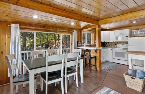 Hayden Lake House | Hayden lake gem steps to water/dock with deck, WD & firepit - dog-friendly