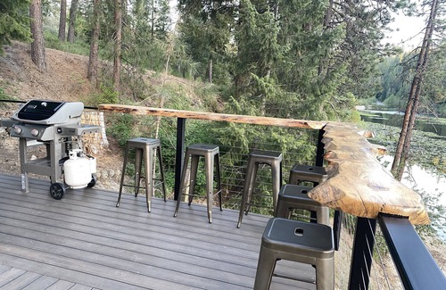 Hayden Cabin | Hayden Lake Waterfront Home W/Boat Dock, across from sand bar! (No WiFi)