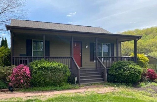 Afton House | Hayes Branch Cottage