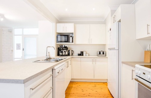 Callala Beach House | Hayes @ Jervis Bay - Pet Friendly Award Winner - 4 Mins to Beach