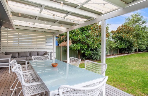 Callala Beach House | Hayes @ Jervis Bay - Pet Friendly Award Winner - 4 Mins to Beach