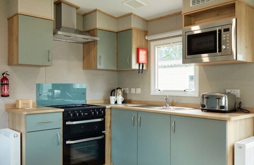Hayling Island House | HayIing Island Holiday Park Silver, Pet Friendly W4