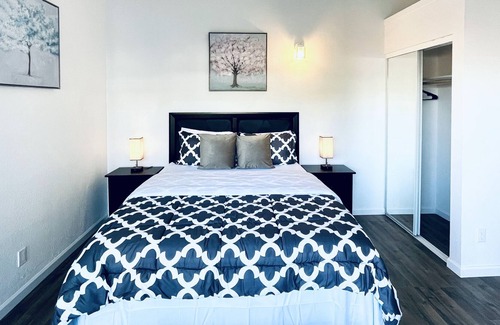 Hayward House | Hayward Entire2br comfortable Home/Free Parking