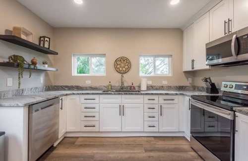 Knoxville Cottage | Haywood · Brand New Cottage - A South Knox Dream Escape
