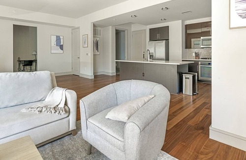 Houston Apartment | Hayworth 2BD/2.5BA 3
