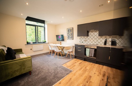 Ainley Top Apartment | Hayy ApartHotels Top Choice for Leisure & Business