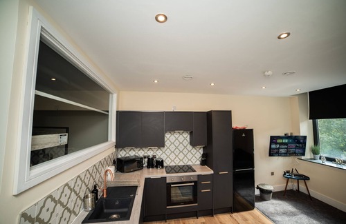 Ainley Top Apartment | Hayy ApartHotels: Perfect for Leisure and Business