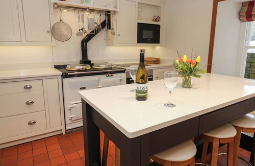 Fremington House | HAZEL BROW HOUSE, pet friendly, character holiday cottage in Richmond