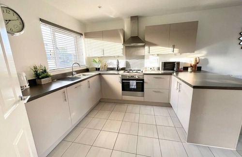 Ashford House | Hazel house enjoy a peaceful home with parking