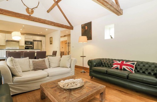 Brimpsfield Cottage | Hazel Manor Wing