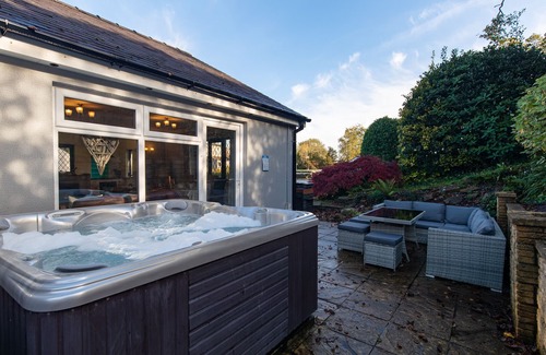 Saundersfoot Cottage | Hazelglade Cottage - Hot Tub and Games Room