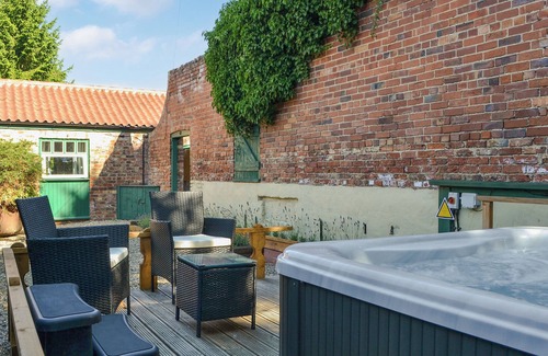 Storwood Cottage | Hazels Cottage - UK40198
