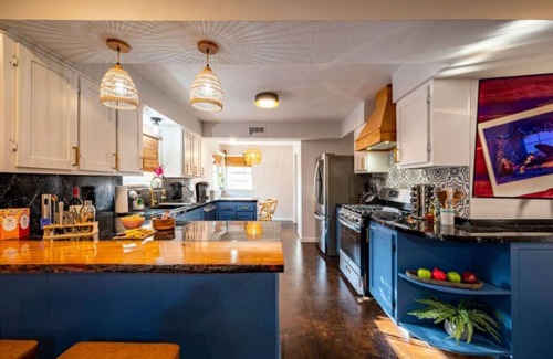 Westbury House | HB- Chic 4BR Retreat Tulum Style Pool & Jacuzzi