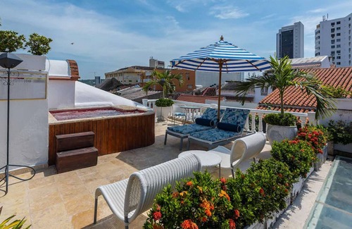 Cartagena Walled City Cabin | Hb-stf Boutique Hotel Room With Jacuzzi Air Conditioning And Wifi