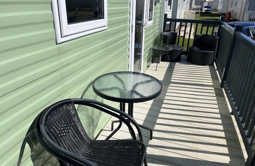 Heacham Ski Chalet | Heacham Beach Coastal 2 Bedroom Chalet Retreat