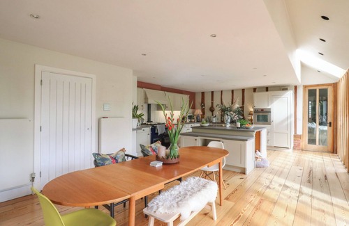 Beckingham Cottage | HEADLAND BARN, pet friendly, character holiday cottage in Maldon