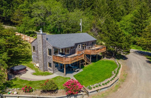 Brookings House | Headland- Oceanfront Family Friendly