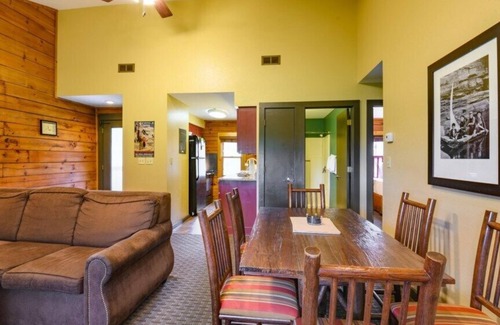 Wisconsin Dells Condo | Headline