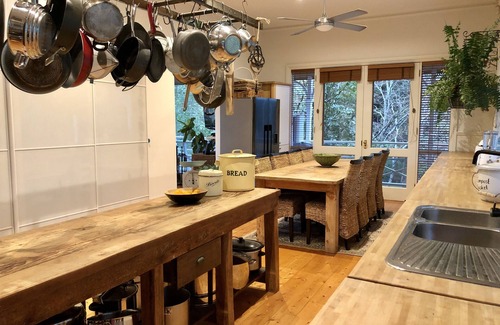 Chum Creek House | Healesville Garden Accommodation “RETREAT” (11 guests)