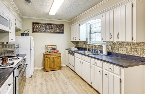 Redlick House | Healthcare-Worker Hub 2 Mi to Texarkana Hospitals!
