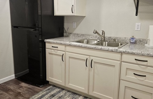 West Okoboji House | Heart Of Arnold's Park Near West Lake. Family And Friends Sleeps 18