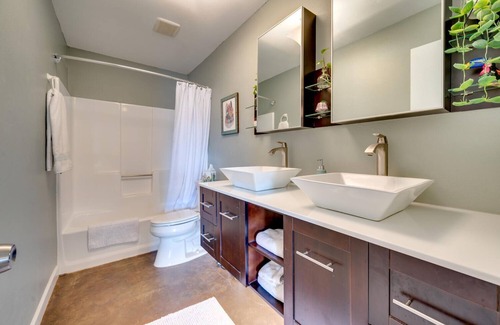 Cherrywood House | Heart of Austin 3BR Bungalow