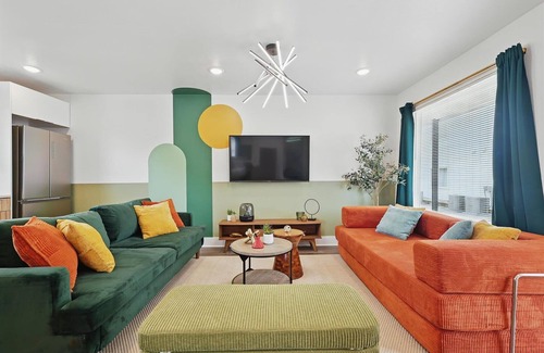 Old East Dallas Apartment | Heart of Dallas in Knox Henderson | Sleeps 4