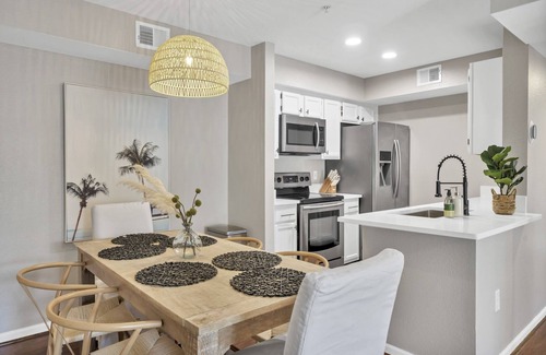 Indian Bayou Condo | Heart of Destin Beach Bungalow: 2023 Elevated Reno