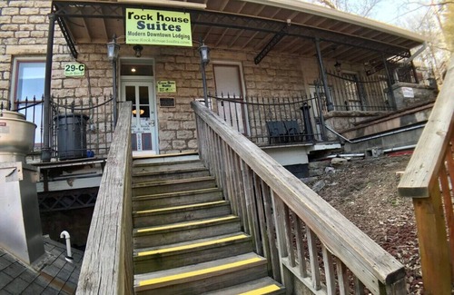 Eureka Springs Historic District Apartment | Heart of Downtown, VIP Parking, next to The Aud