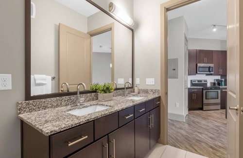 Italian Village Apartment | Heart of Downtown Columbus | Short North area