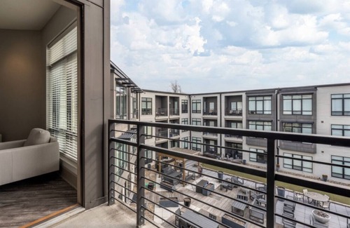 Italian Village Apartment | Heart of Downtown Columbus | Short North area