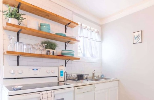 Columbus House | Heart of Downtown, Shops & Dining - Cozy Craftsman